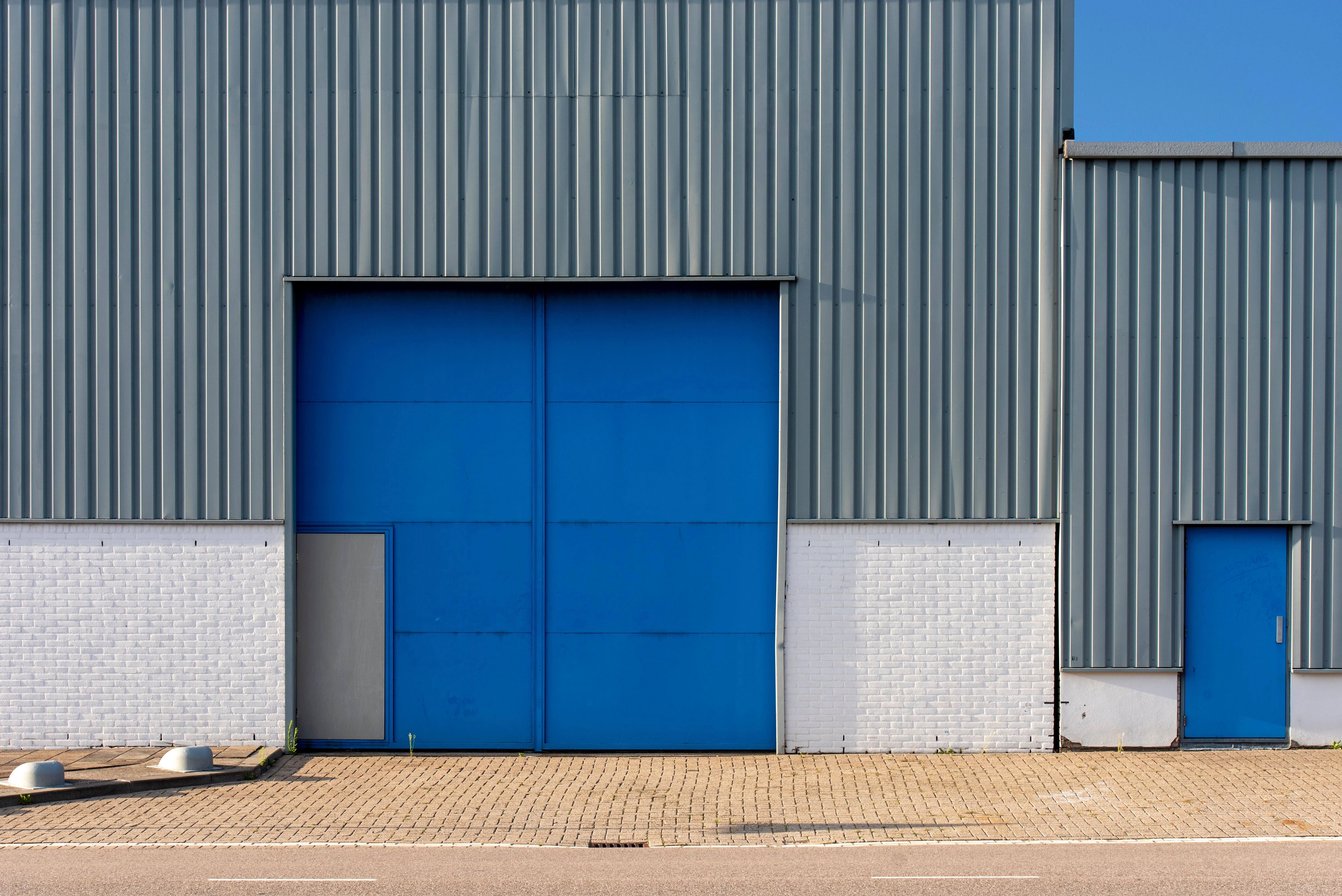 Residential garage door in Fremont